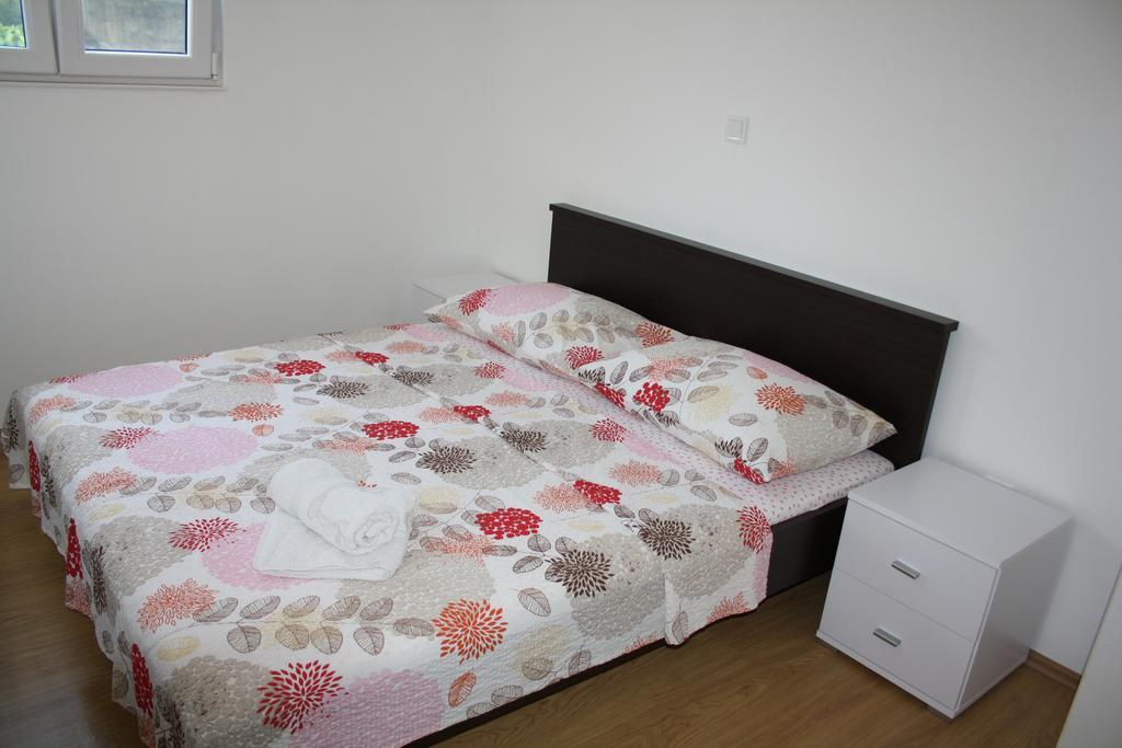 Apartments Suker Трогир Экстерьер фото