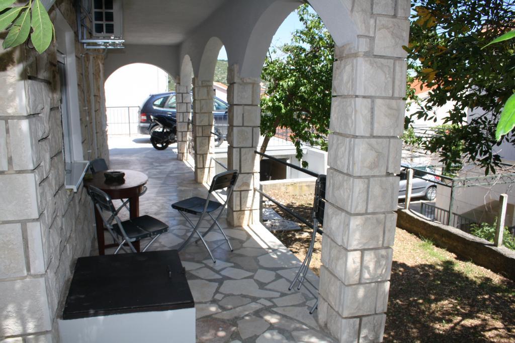 Apartments Suker Трогир Экстерьер фото