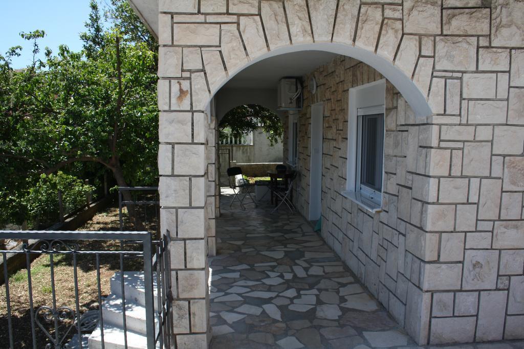 Apartments Suker Трогир Экстерьер фото